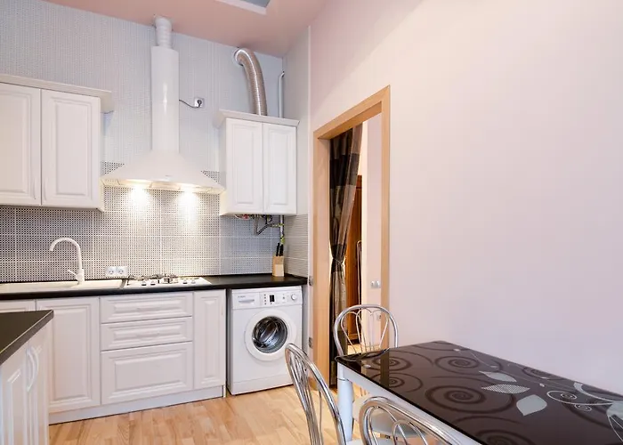 Leogrand On Doroshenka 34 *