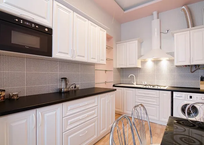 Leogrand On Doroshenka 34 *